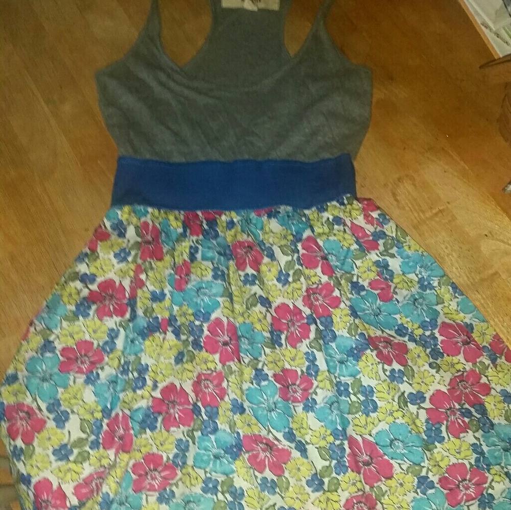 Super cute tank dress or tunic with floral print